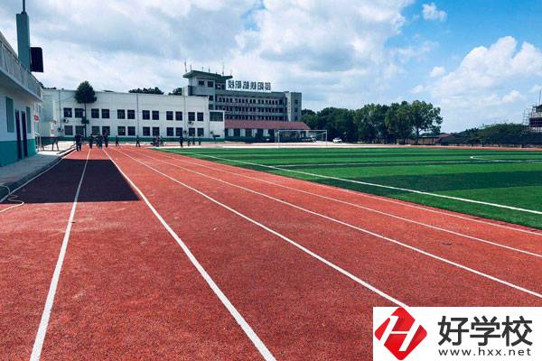 邵陽(yáng)鐵航中等職業(yè)學(xué)院的高鐵乘務(wù)專業(yè)怎么樣？就業(yè)前景如何？