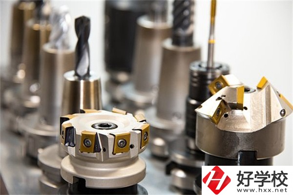 益陽不參加中考可以上中專嗎？有什么專業(yè)推薦？