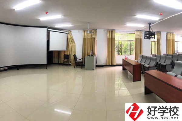 湖南省岳陽(yáng)縣職業(yè)中專學(xué)校好不好？有哪些辦學(xué)特色？