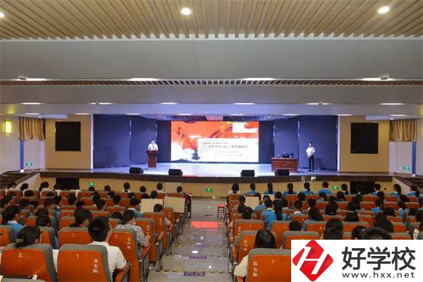長沙財(cái)經(jīng)學(xué)校的教師情況怎么樣？