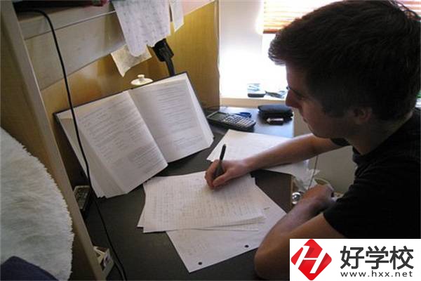 湖南成績(jī)差的中職生走哪種升學(xué)途徑更好？有什么優(yōu)勢(shì)？