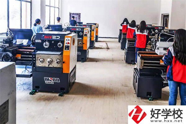 新化楚怡職校好不好？有些什么專業(yè)？