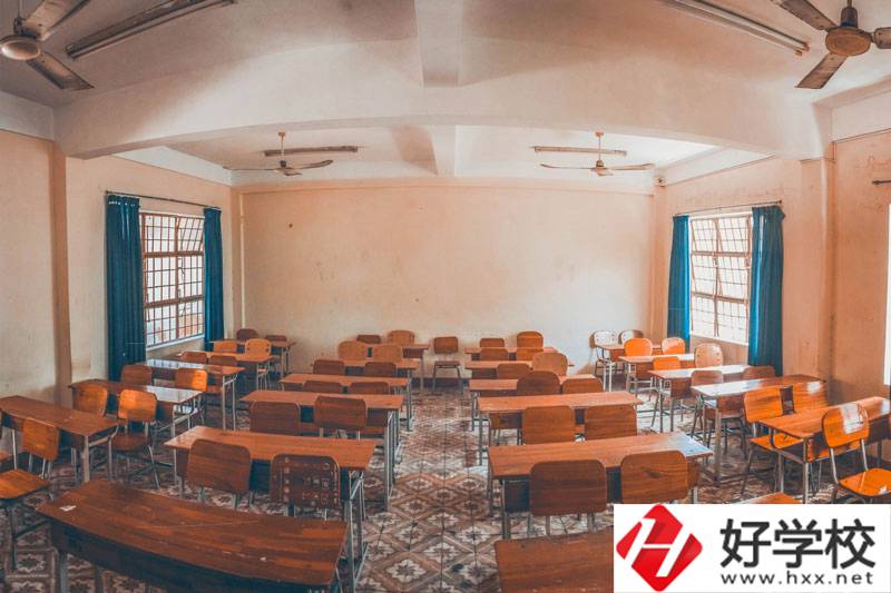 婁底職業(yè)技術(shù)學(xué)院有哪些專業(yè)？學(xué)費(fèi)貴不貴？