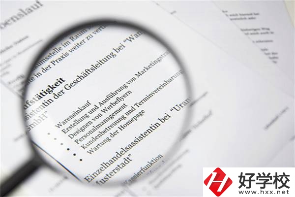 在湖南選職校要不要看招生簡章？有什么內(nèi)容？