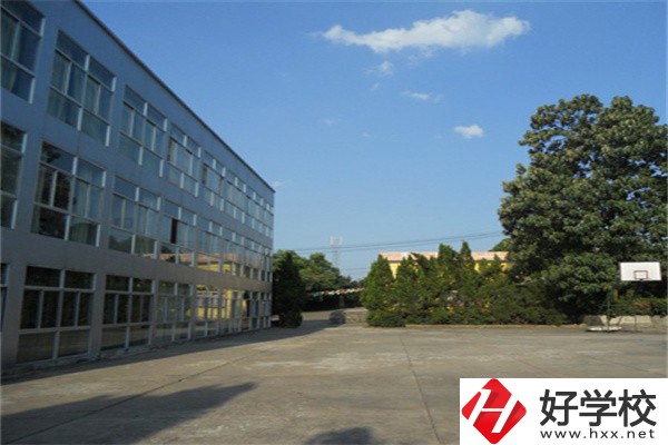 邵陽什么職校能學(xué)服裝設(shè)計(jì)？有什么報(bào)名方法？