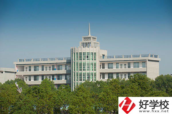 衡陽幼師學(xué)校學(xué)費(fèi)是多少？專業(yè)就業(yè)前景怎么樣？